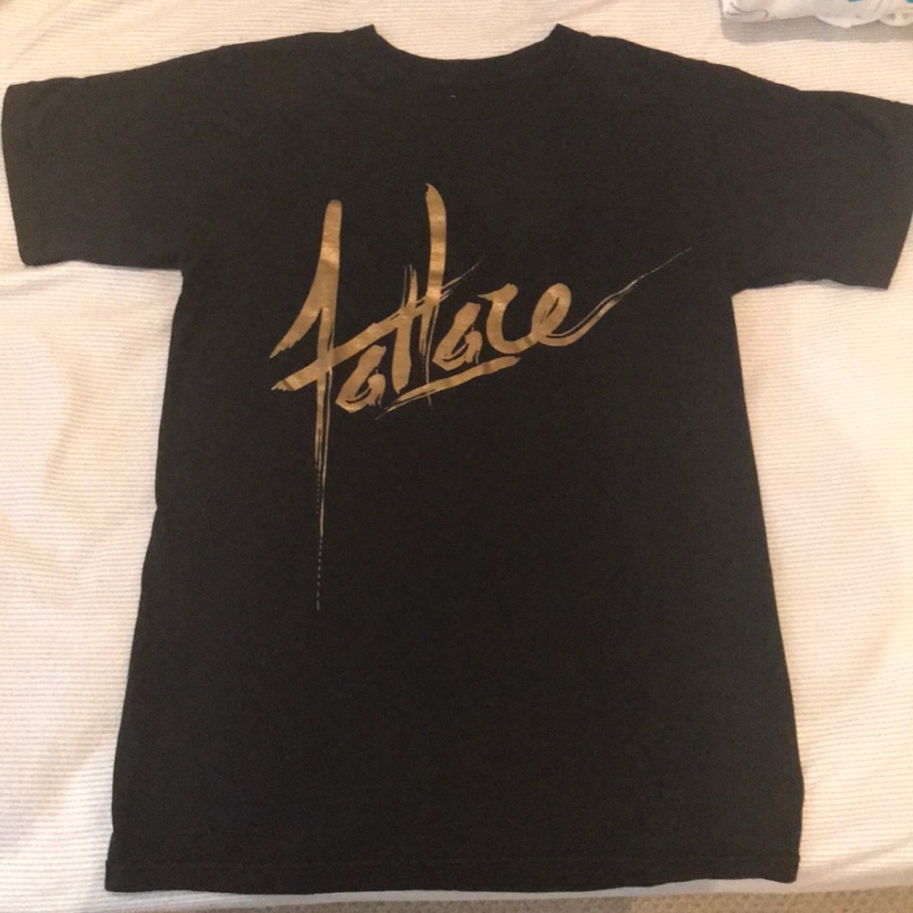 Black tshirt